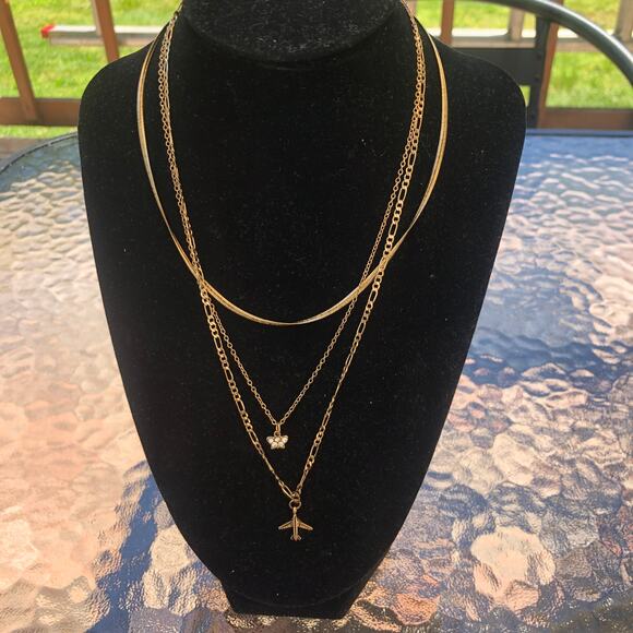 Romwe Women's Airplane Décor Gold Tone Layered Chain Necklace - Picture 2 of 8